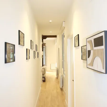 Piso Boutique Frente Al Casco Viejo De *