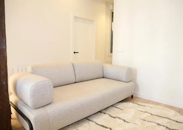 Piso Boutique Frente Al Casco Viejo De *