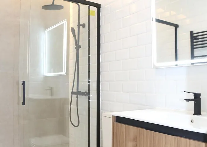 Piso Boutique Frente Al Casco Viejo De *