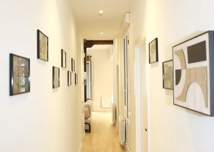 Piso Boutique Frente Al Casco Viejo De *