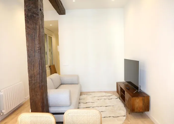 Piso Boutique Frente Al Casco Viejo De * Bilbao